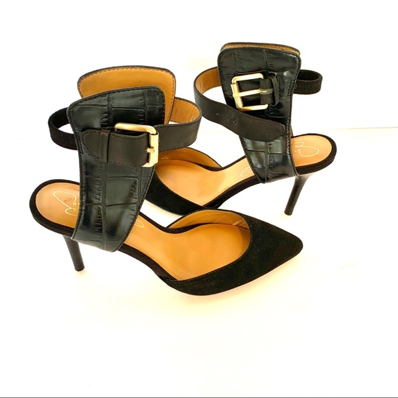 NWOT Report Signature black suede heels SZ 6.5 - Picture 2 of 5